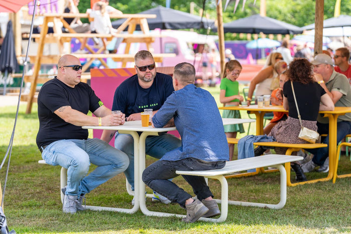 MaximaVida metalen picknicktafel Max ivoor