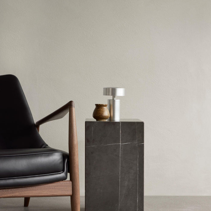 Audo Copenhagen Plinth Tall bijzettafel 30x30 Grey Galaxy