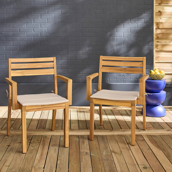 sweeek - Set van 2 acaciahouten tuin fauteuils met kussen