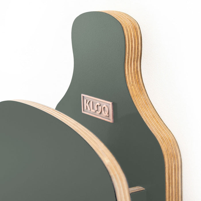 KLOQ Wandklok met slinger in Mist Groen & Glimmend Goud (SE) - maat L