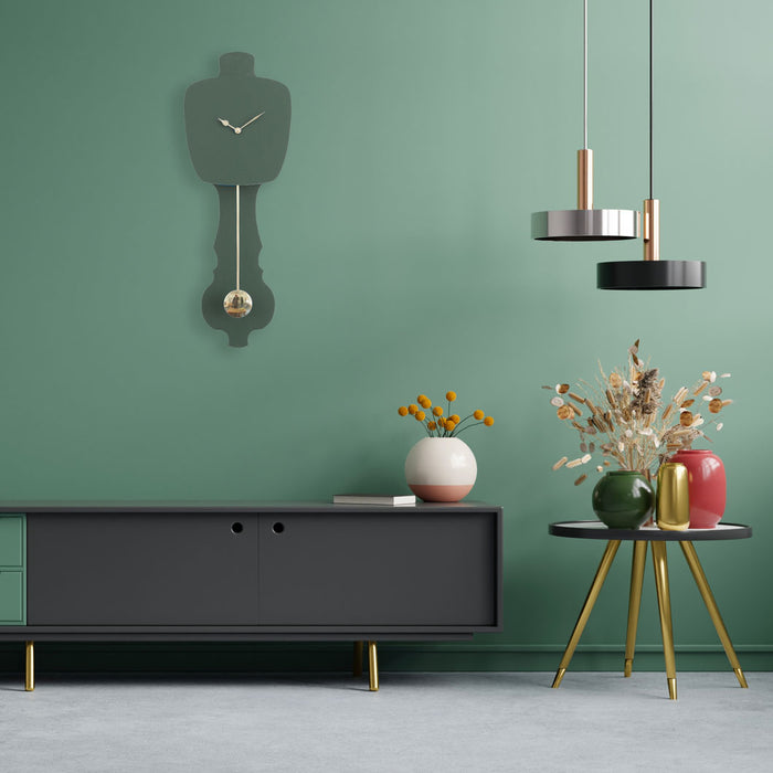 KLOQ Wandklok met slinger in Mist Groen & Glimmend Goud (SE) - maat L