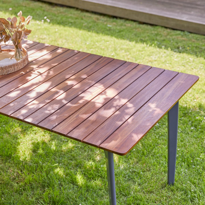 Tikamoon - Massief teakhouten en metalen tuintafel 6|8 personen.