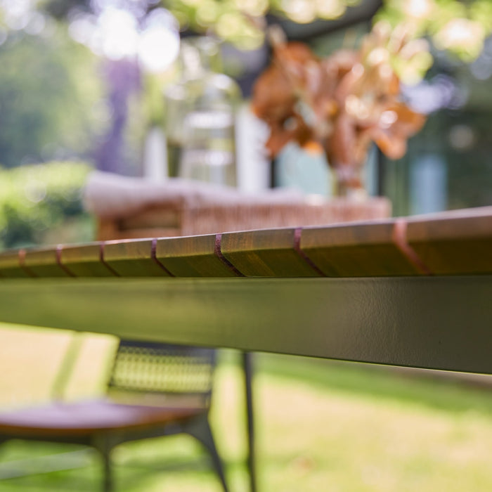 Tikamoon - Massief teakhouten en metalen tuintafel 6|8 personen.