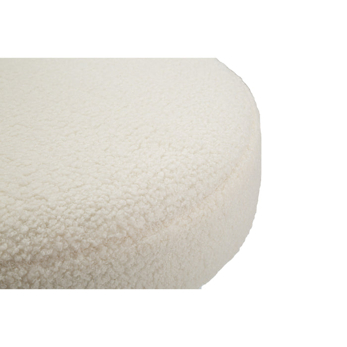 Iceland - Witte en gouden gestoffeerde stoffen tafel