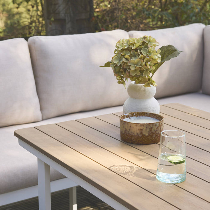 sweeek - Tuinset voor 8 personen van acaciahout en aluminium