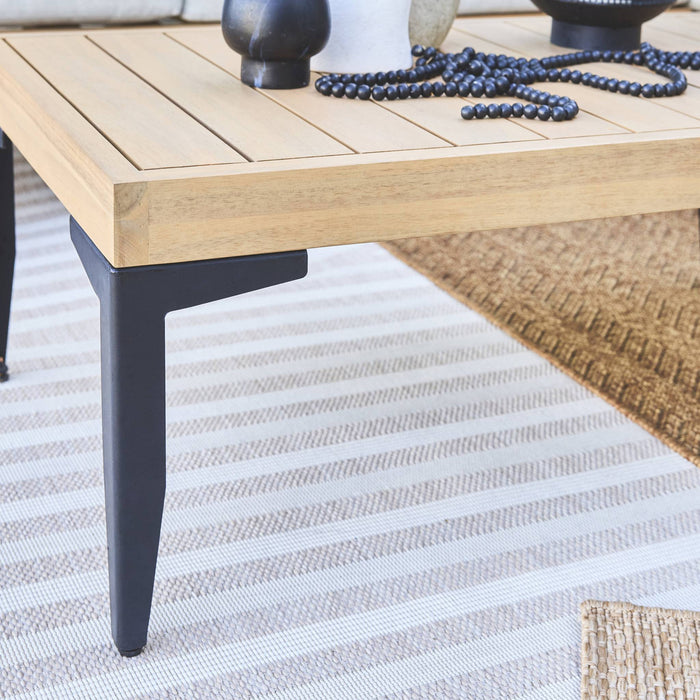 sweeek - Tuinset voor 3 personen van acaciahout en aluminium