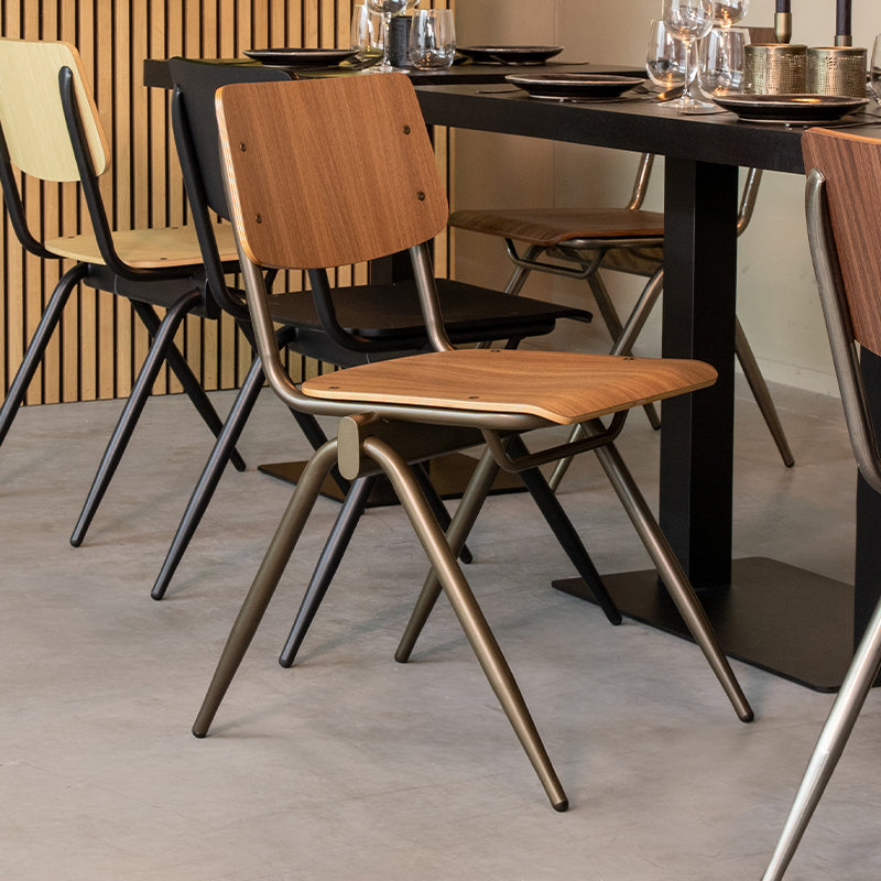 LABEL51 - Schoolstoel Solid - Walnoot Hout - Antiekgoud Metaal