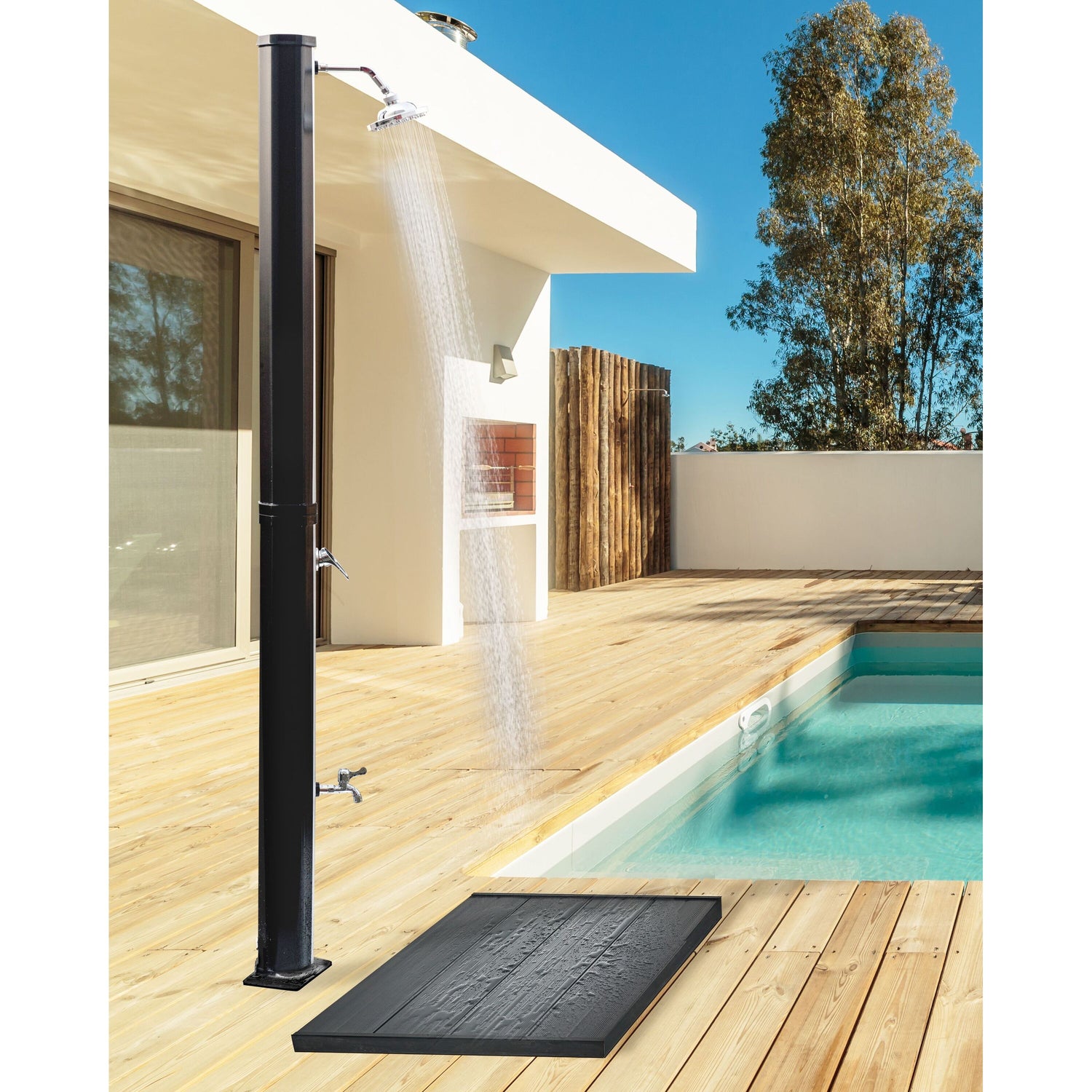 Beliani - TUXPAM - Buitendouche op zonne-energie - Zwart - PVC