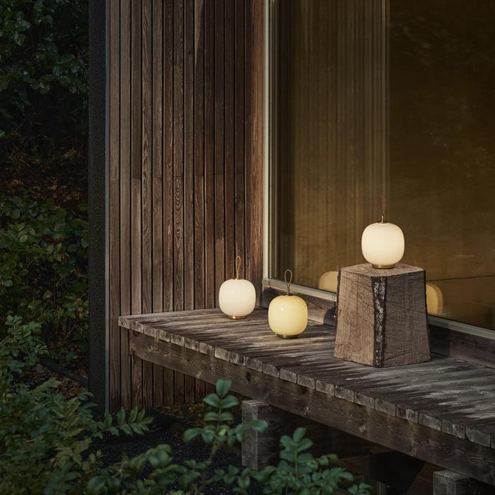 Louis Poulsen VL 45 Radiohus Portable tafellamp Brass|Glossy Pale