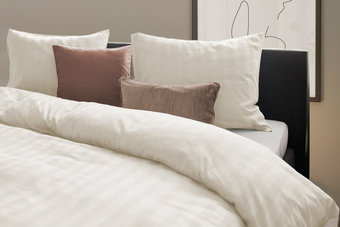 Eleganzzz Dekbedovertrek Hotel Kwaliteit Satijn Streep ivoor