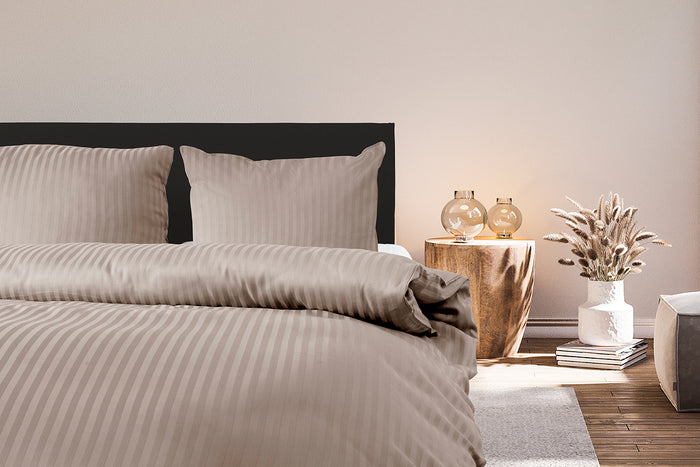 Eleganzzz Dekbedovertrek Hotel Kwaliteit Satijn Streep zand