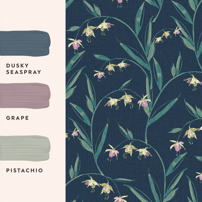 Laura Ashley Fulwell Fuchsia Behang - Planten - 10mx52cm - Blauw