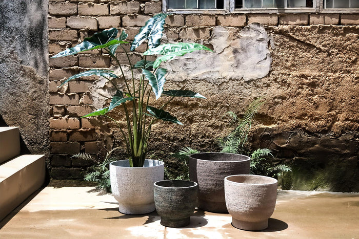 PTMD Pride White GRC Pot Round On Foot Set Of 4