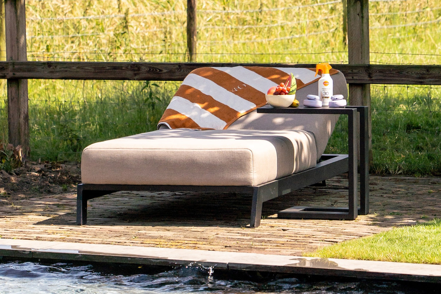 VDG Mexico ligbed 200x85 cm. + bijzettafel - Sunbrella|Taupe