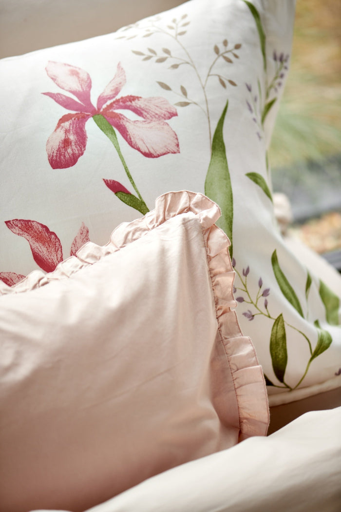 Serene Flower Dekbedovertrek Off | 140 x 200|220 cm | Ivoor