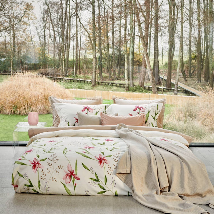 Serene Flower Dekbedovertrek Off | 140 x 200|220 cm | Ivoor