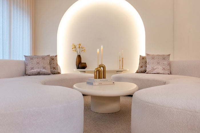 Richmond Interiors Grayson Bank met Ottoman Links Open Wit Furry