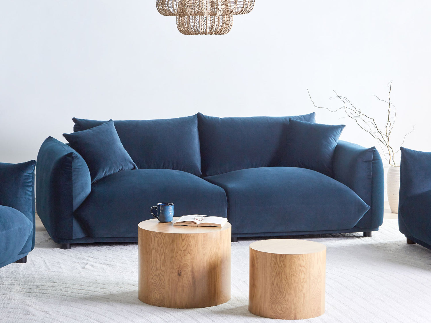 Beliani - LUVOS - Driezitsbank - Donkerblauw - Fluweel