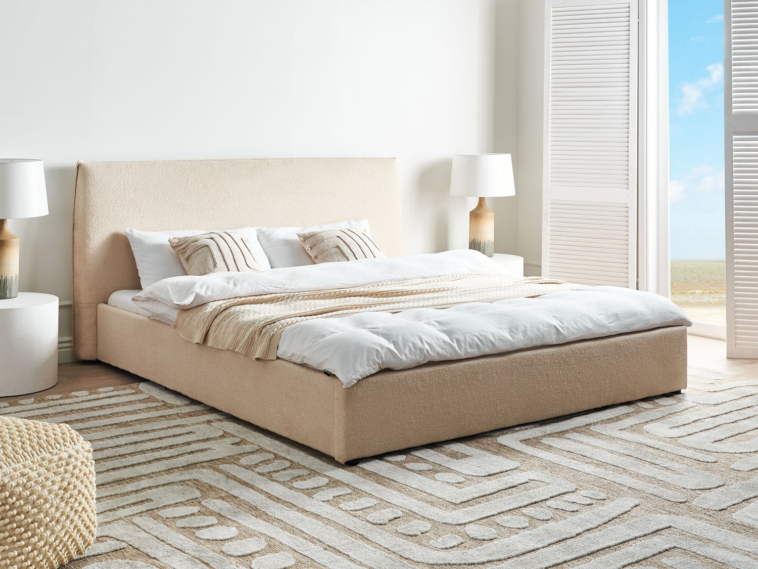 Beliani - LAVAUR - Tweepersoonsbed - Beige - 180 x 200 cm - Bouclé