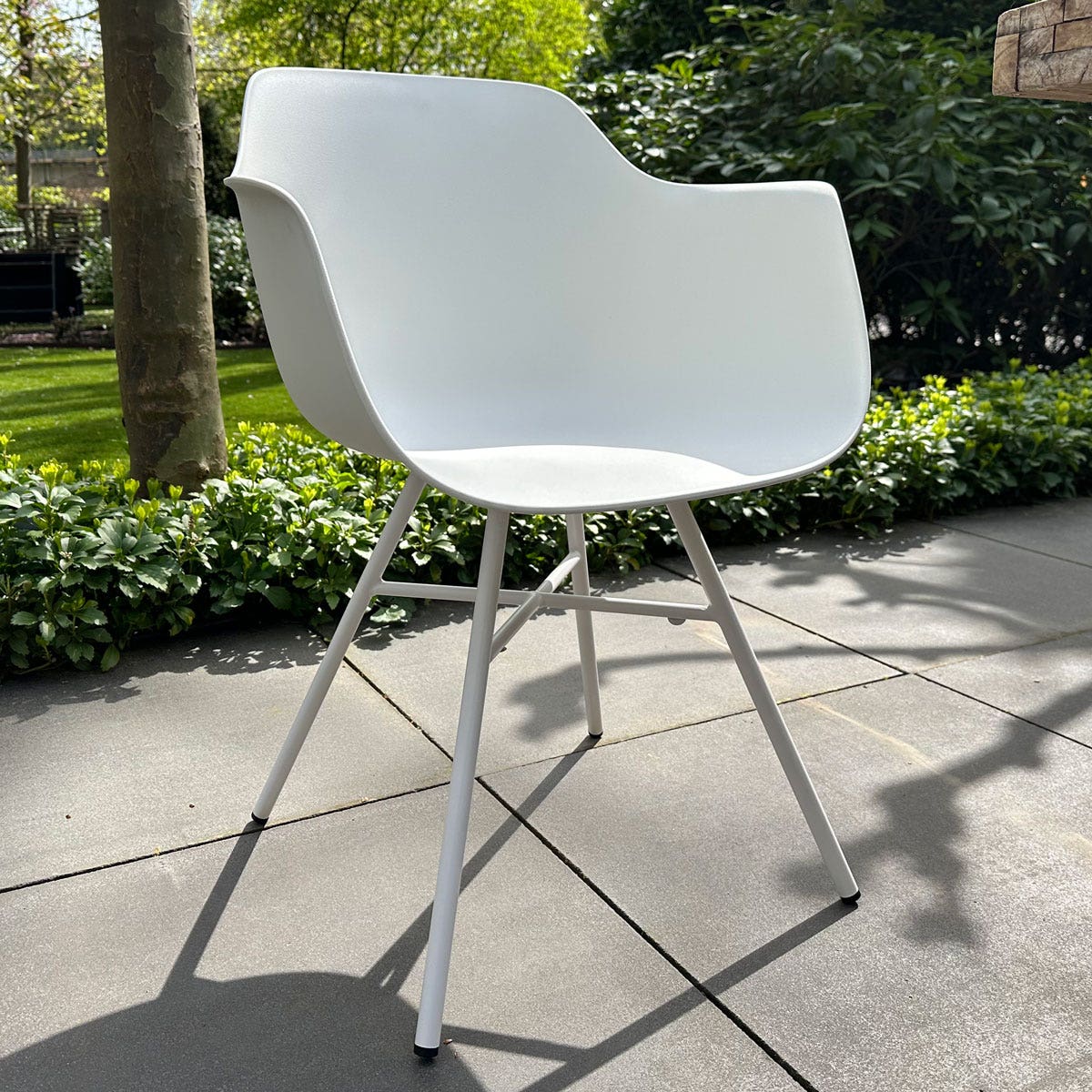 Nolon Noa-Puk Kunststof Tuinstoel Wit - Wit Onderstel