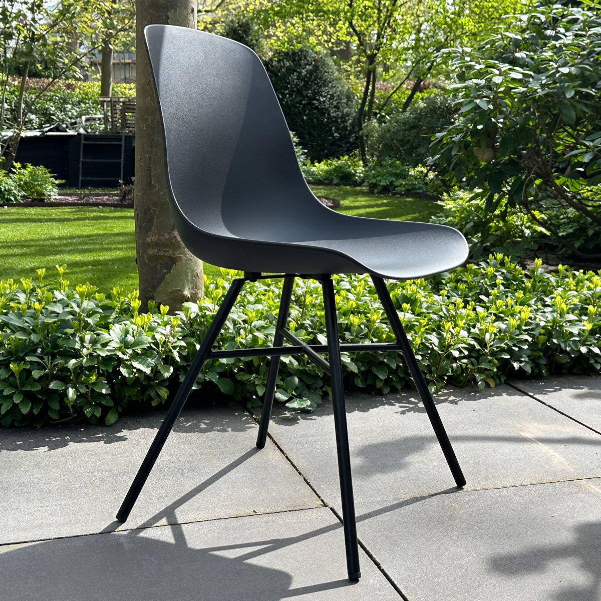 Nolon Noa-Pip Kunststof Tuinstoel Zwart - Zwart Onderstel