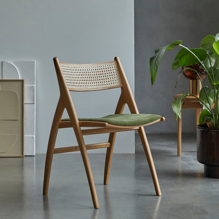 Tikamoon - Stoel in massief eikenhout en groen fluweel