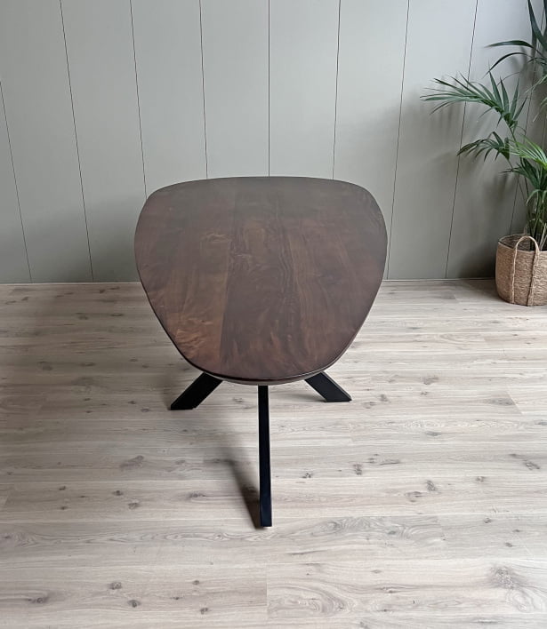 Eetkamertafel mango organisch Druppel walnoot met spinpoot 160 cm