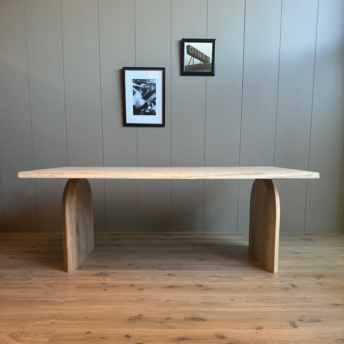 Eiken boomstamtafel met maanpoot 180x90cm