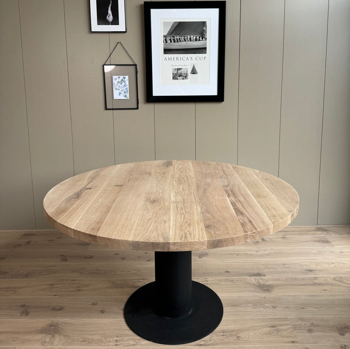 Old Inn - Eetkamertafel Rond Eiken met kolompoot – 140 cm