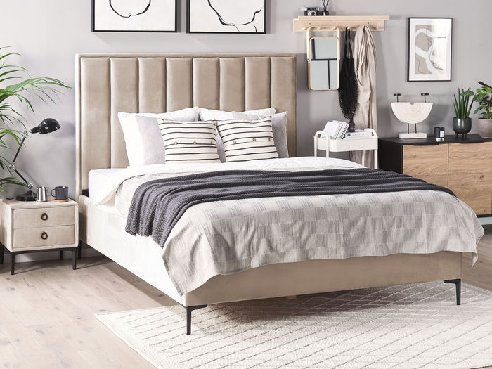 Beliani - SEZANNE - Slaapkamerset - Taupe - 180 x 200 cm - Fluweel