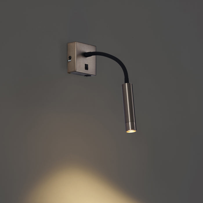 QAZQA Moderne wandlamp gunmetal met USB-C poort - Gosna