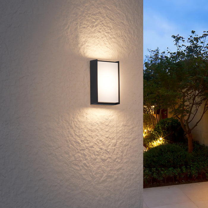 QAZQA Moderne buiten wandlamp zwart incl. LED IP65 - Packet