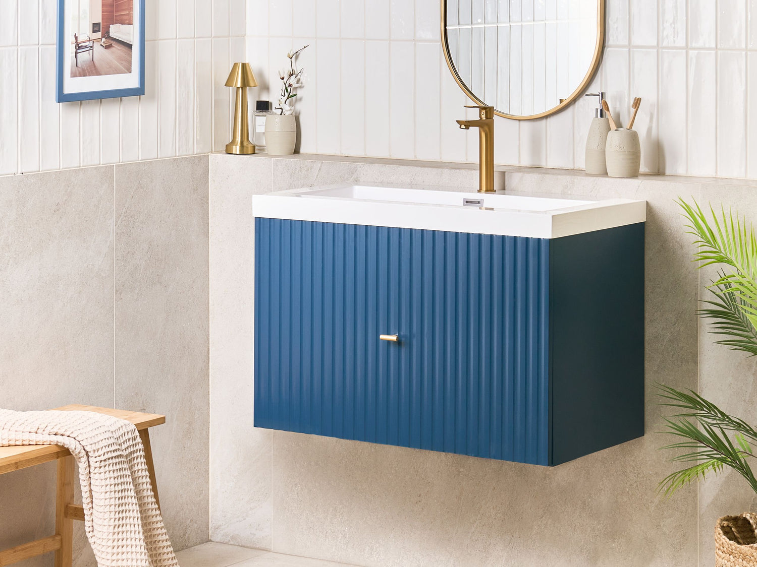 Beliani - LAGO - Wandgemonteerde wastafelkast - Donkerblauw - MDF