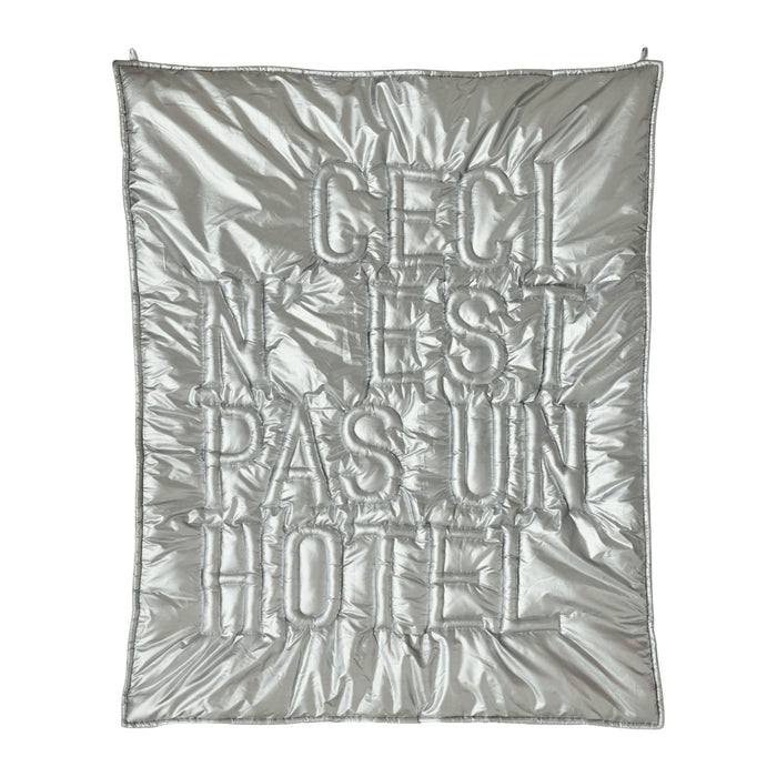 HKliving Wandkleed 'Ceci n'est pas un hôtel - Zilver