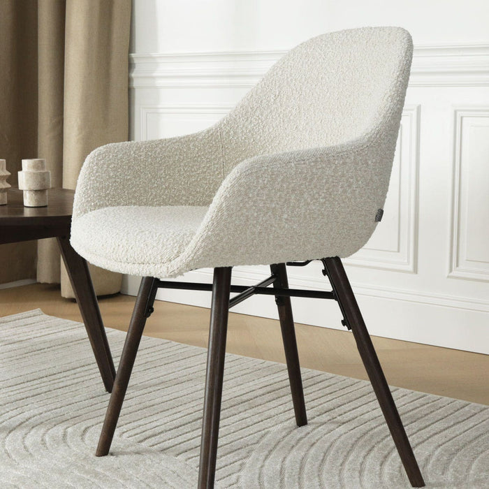 Nolon Nena-Mae Eetkamerstoel Bouclé Beige - Armleuning - Walnoot