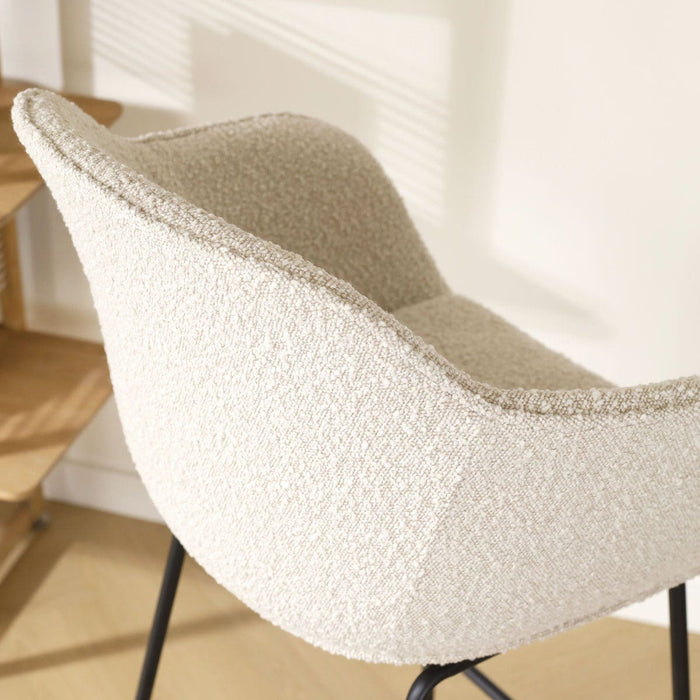 Nolon Noa-Mare Eetkamerstoel Bouclé Beige - Armleuning - Zwarte Poten