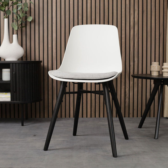 Nolon Nena-Liv Eetkamerstoel Wit - Lichtgrijs - Zwarte Houten Poten