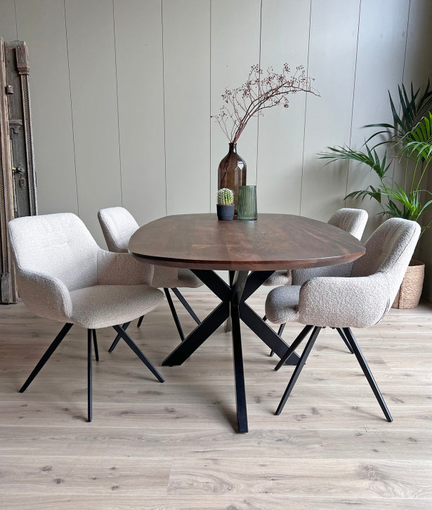 Old Inn - Eettafel Mango walnoot Deens ovaal 240x110cm met spinpoot