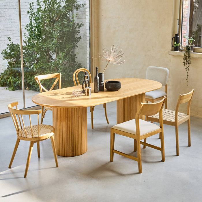 sweeek - Ovale eettafel rubberhout en eikenfineer 8 plaatsen