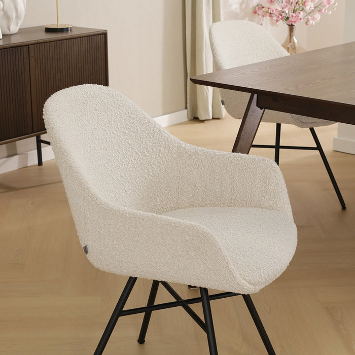 Nolon Noa-Mae Eetkamerstoel Bouclé Beige - Armleuning - Zwarte Poten