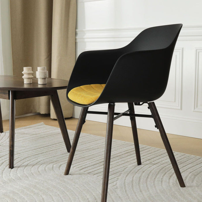 Nolon Nena-Liz Eetkamerstoel Zwart - Okergeel Kussen - Walnoot