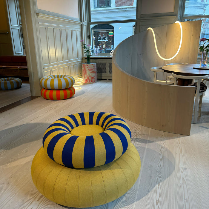 Studio About Float Poef Small - Dark Blue / Red