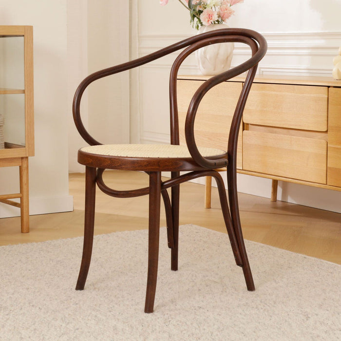 Fameg Venice No. 9 Eetkamerstoel Walnoot - Armleuning - Rotan Zitting