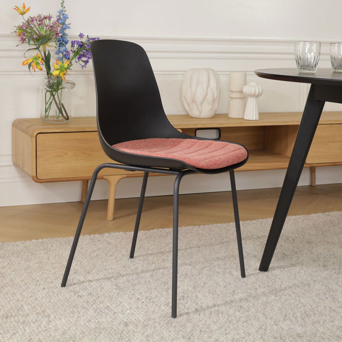Nolon Nora-Liv Eetkamerstoel Zwart - Terracotta Kussen - Zwarte Poten