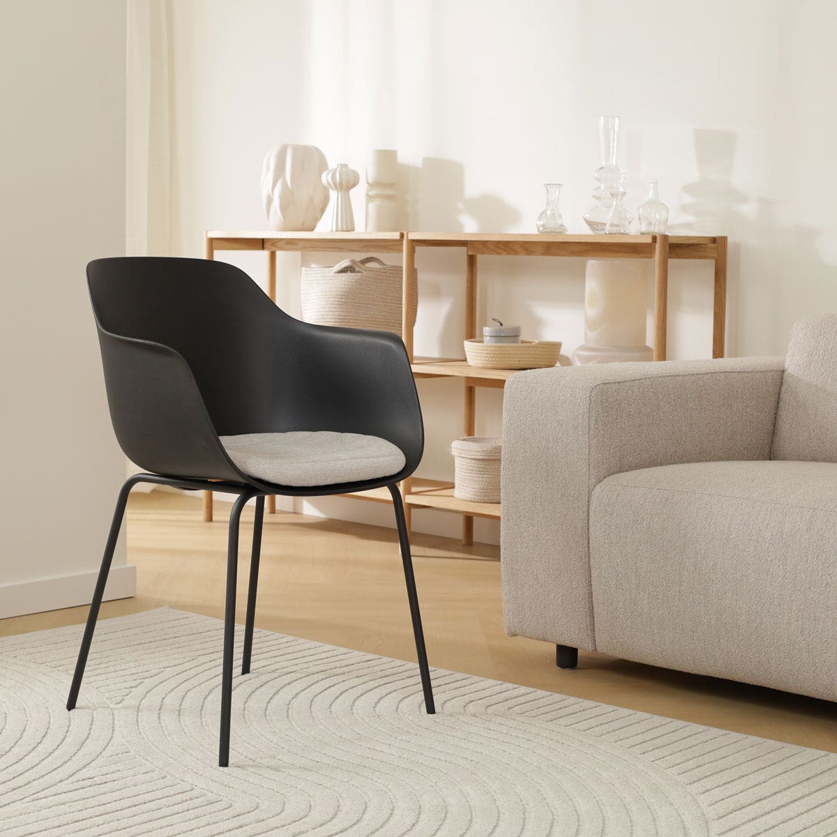 Nolon Nora-Liz Eetkamerstoel Zwart - Beige Kussen - Zwarte Poten