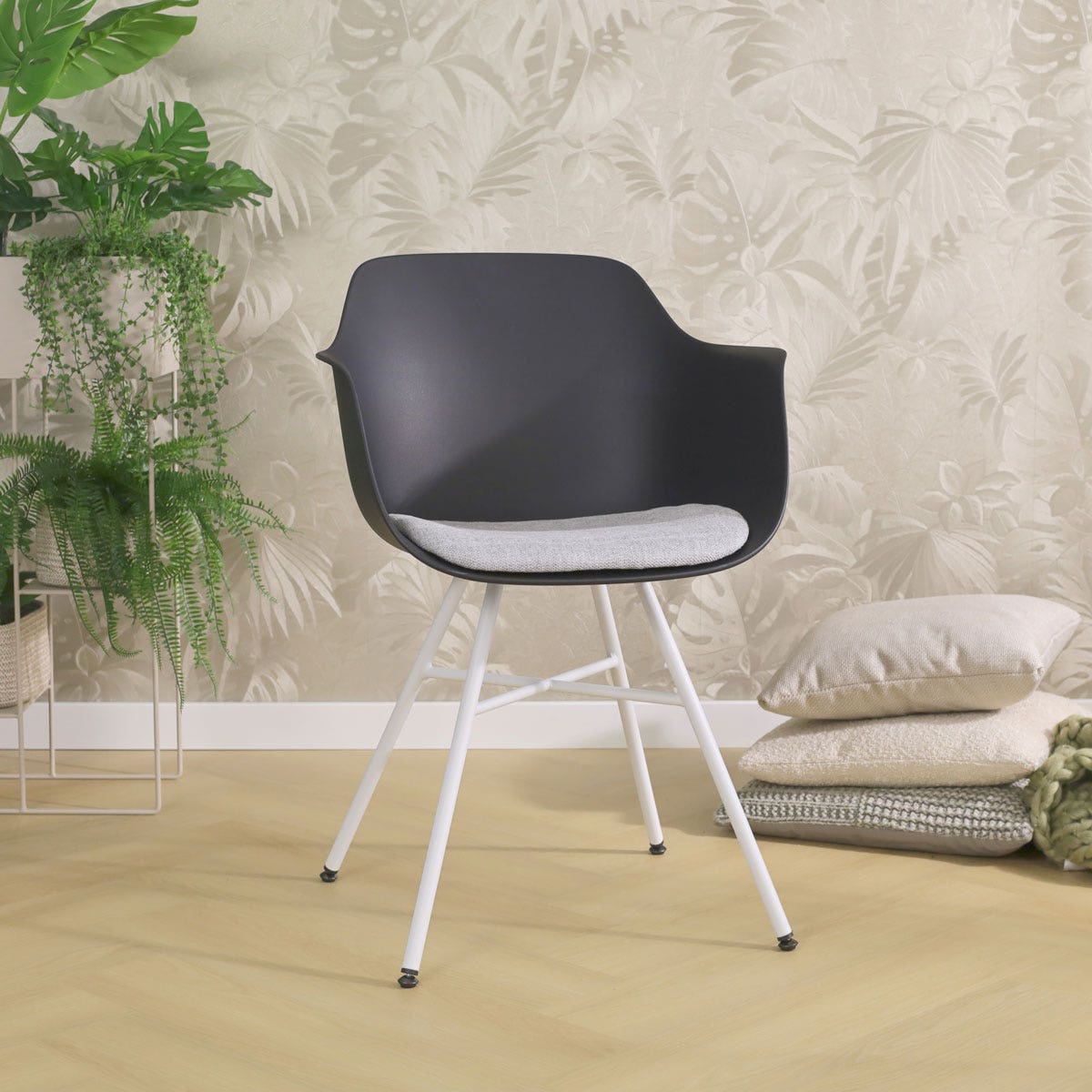 Nolon Noa-Liz Eetkamerstoel Zwart - Lichtgrijs Kussen - Witte Poten