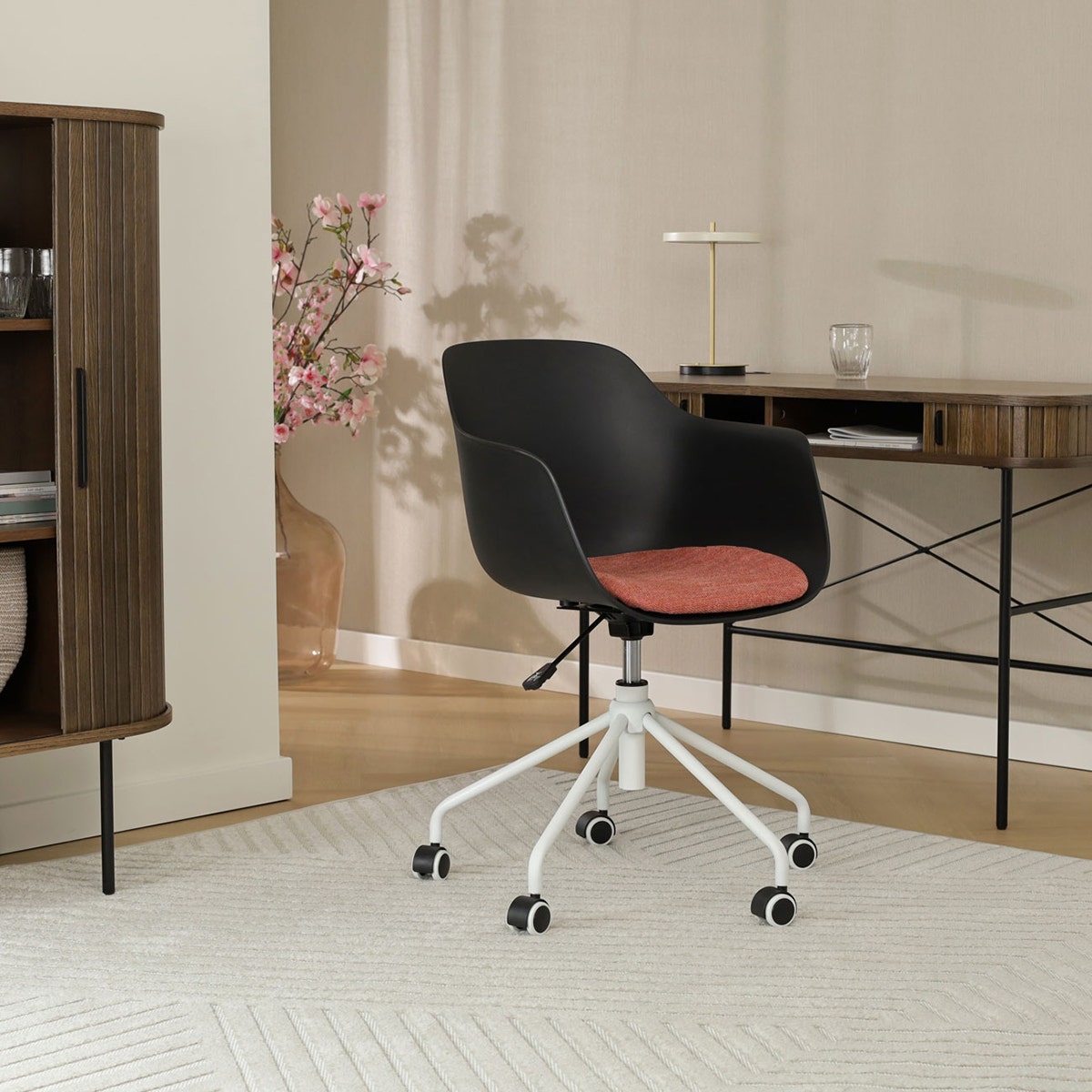 Nolon Nout-Liz Bureaustoel Zwart - Terracotta Kussen - Wit Onderstel