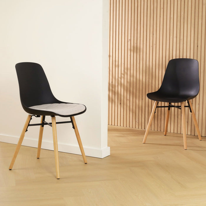 Nolon Nena-Liv Eetkamerstoel Zwart - Beige Kussen - Houten Poten