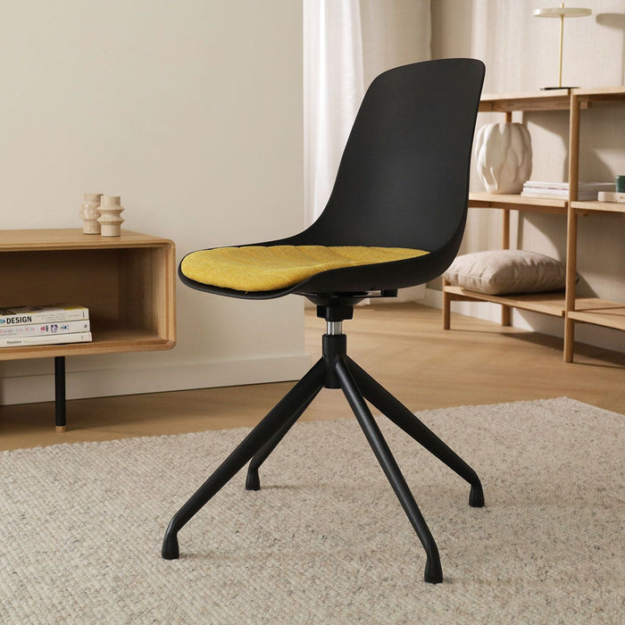 Nolon Nola-Liv Eetkamerstoel Zwart - Okergeel - Draaibaar - Zwart