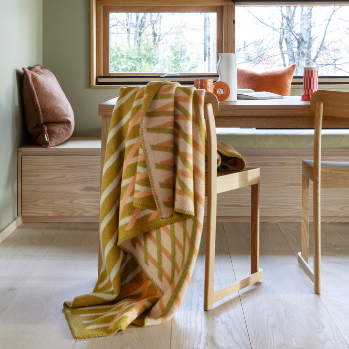 Røros Tweed Bislett Plaid - Peach / Pistachio